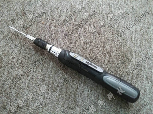 ���@Ť������